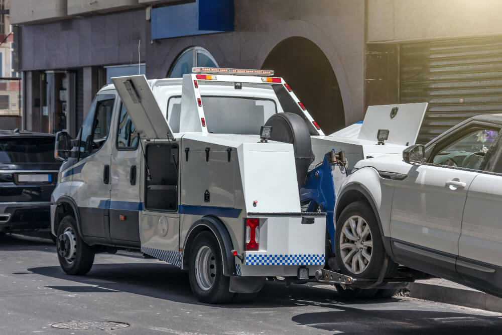 Read more about the article Top Reasons Why You Should Opt for a Wheel Lift Towing Service in St. Louis